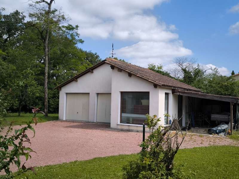 Maison à CONDAC