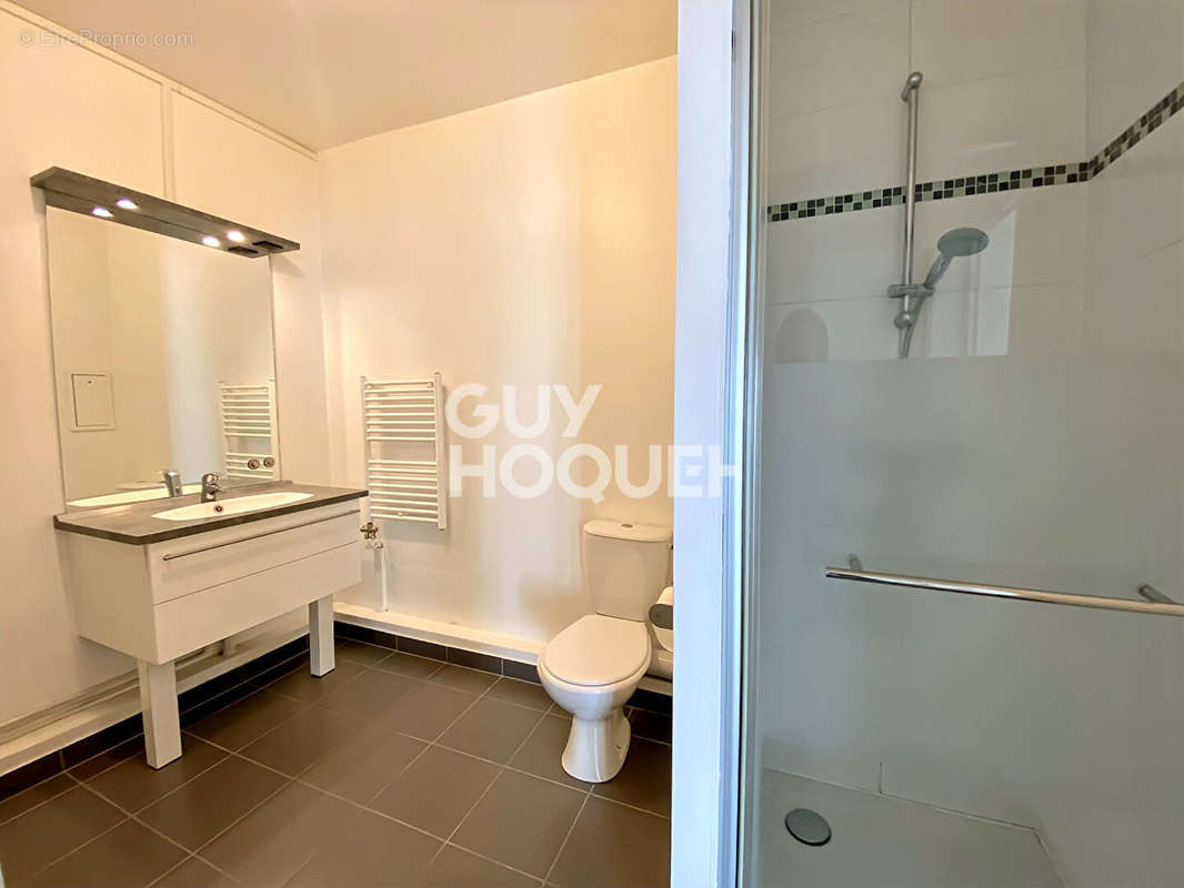 Appartement à COURBEVOIE