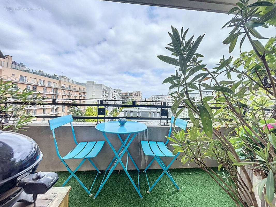 Appartement à COURBEVOIE