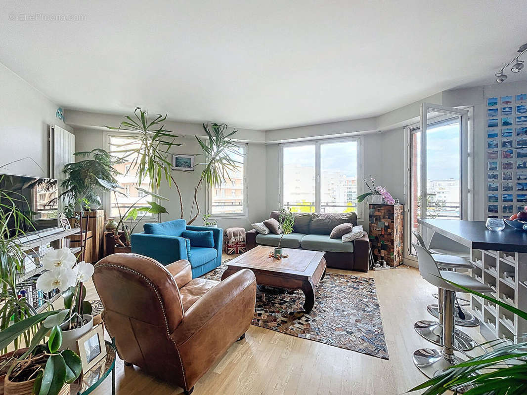 Appartement à COURBEVOIE