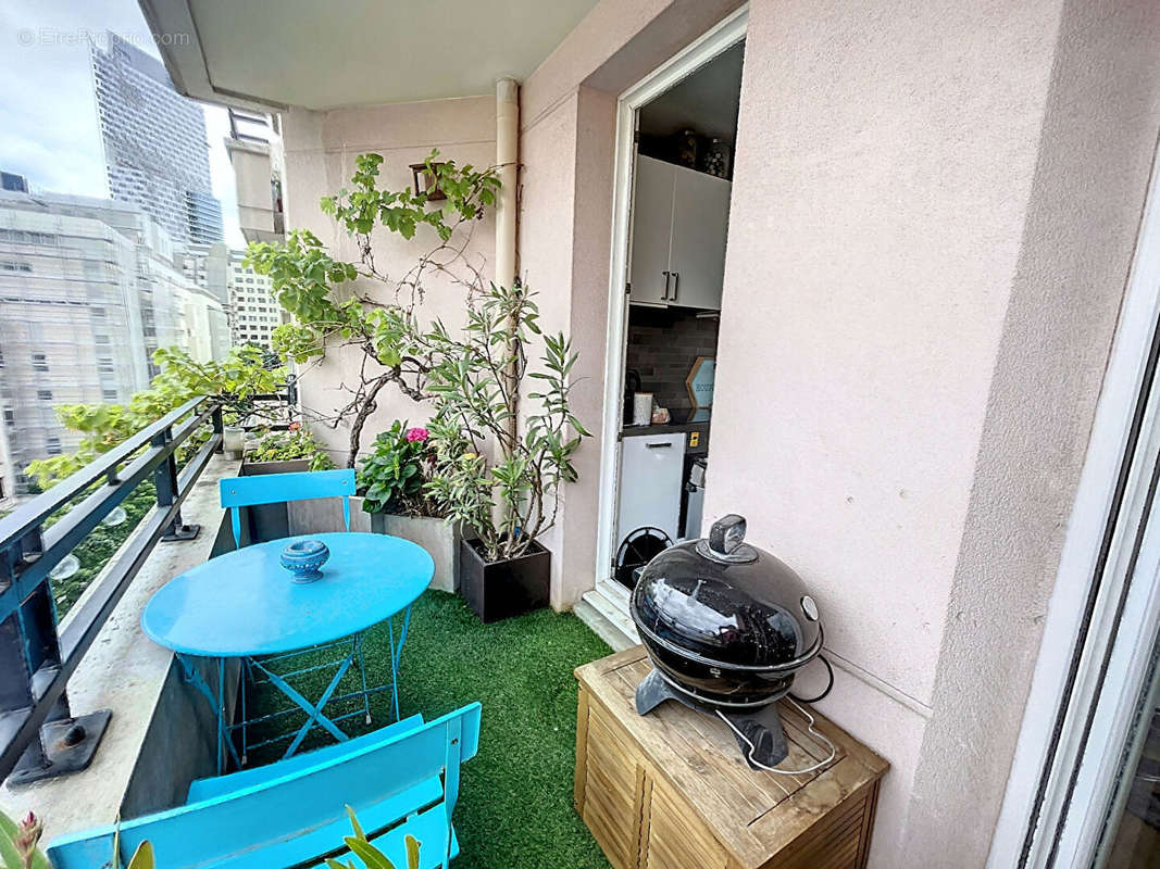 Appartement à COURBEVOIE