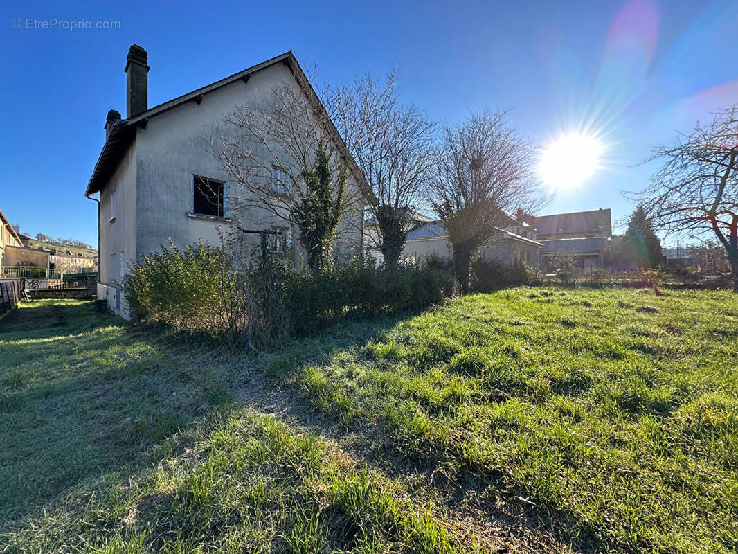 Maison à ONET-LE-CHATEAU