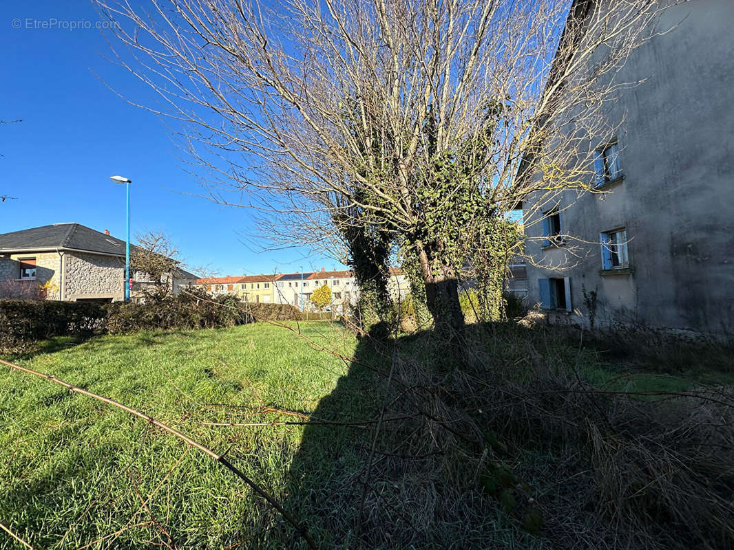 Maison à ONET-LE-CHATEAU