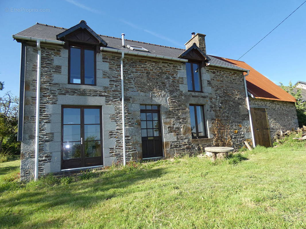 Maison à SAINT-LAURENT-DE-CUVES