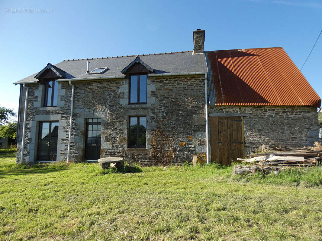 Maison à SAINT-LAURENT-DE-CUVES