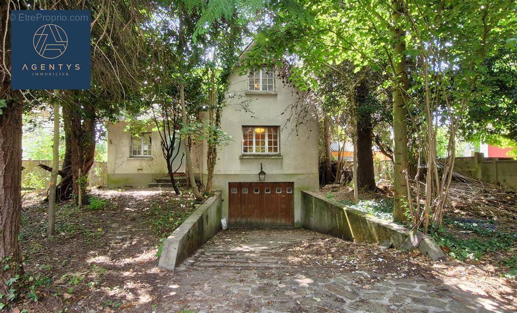 Maison à LE PERREUX-SUR-MARNE