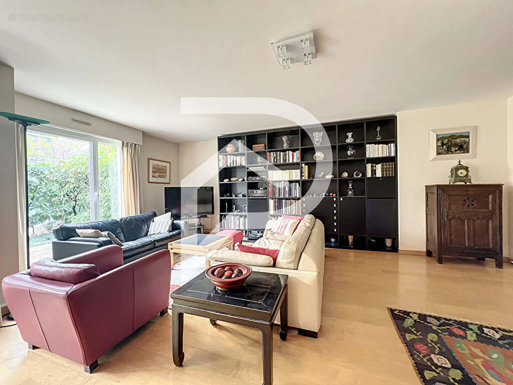 Appartement à SURESNES