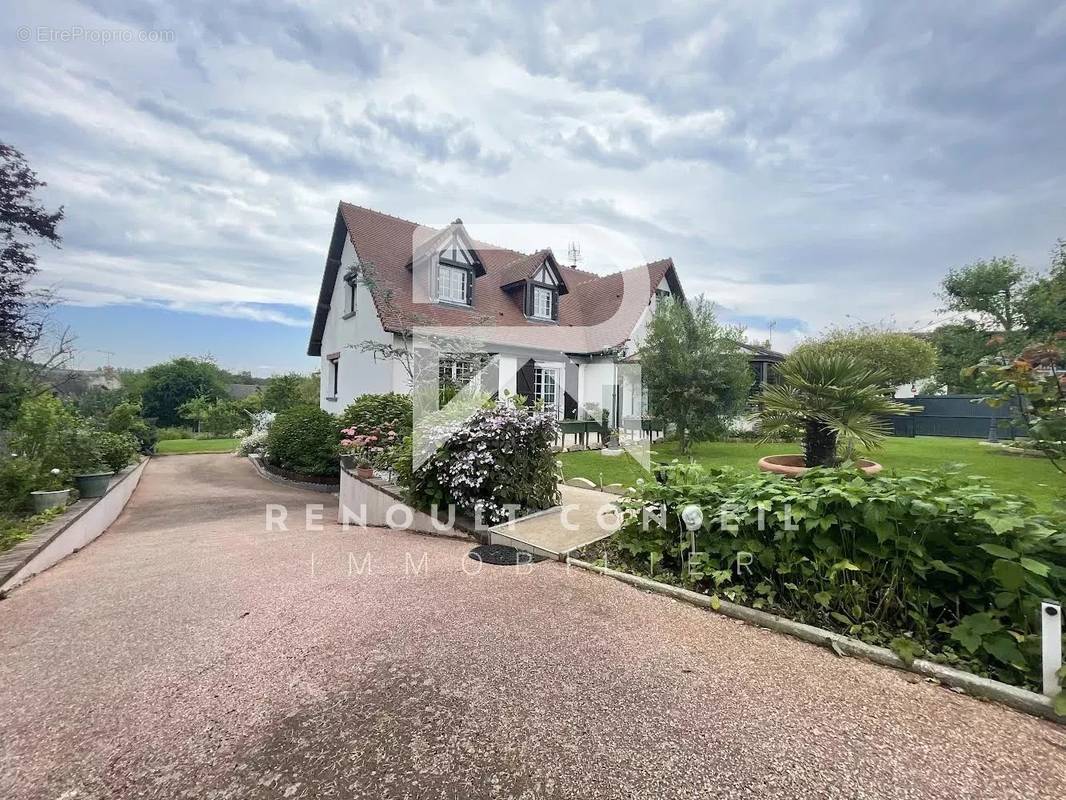 Maison à RONCHEROLLES-SUR-LE-VIVIER