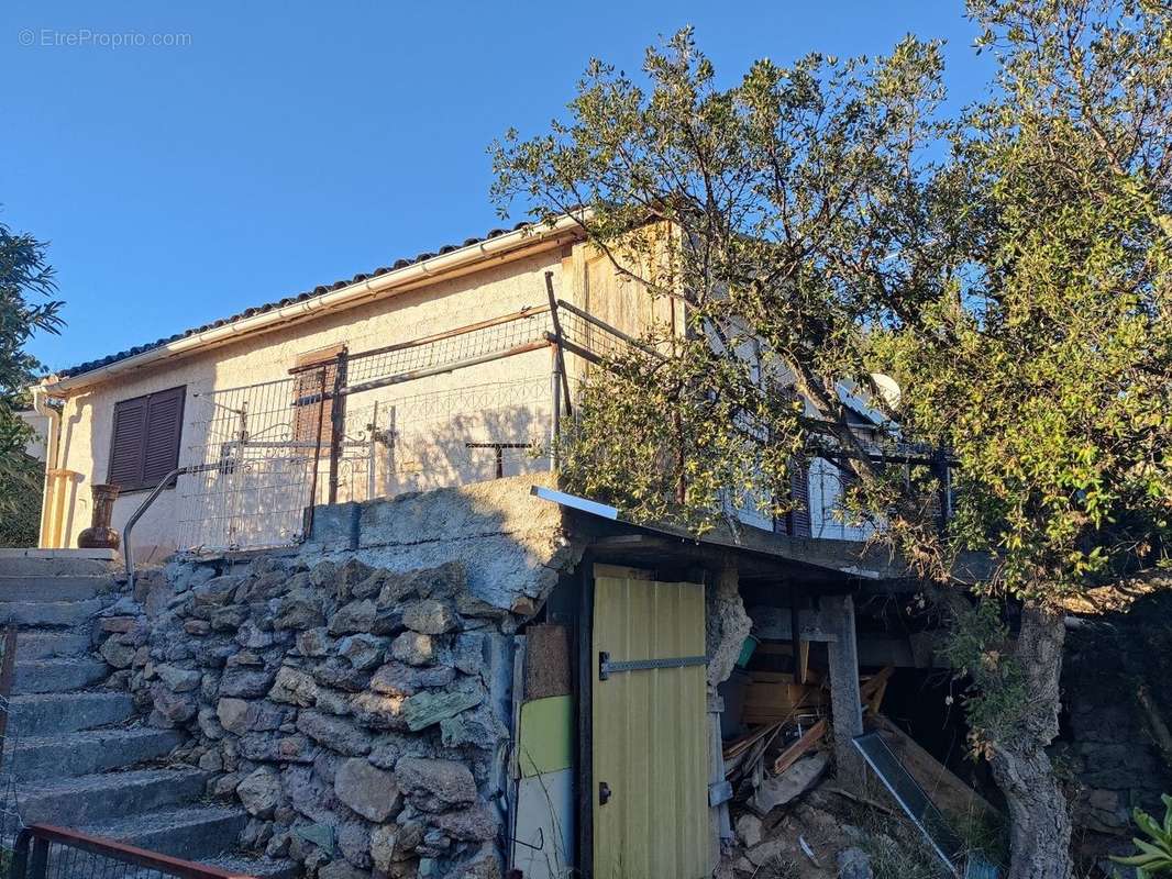 Maison à ROQUEBRUNE-SUR-ARGENS