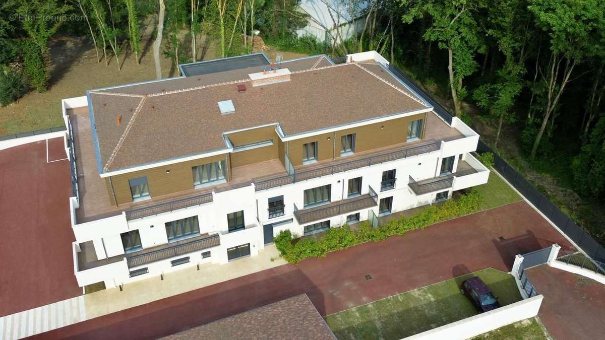 Appartement à BAILLY-ROMAINVILLIERS