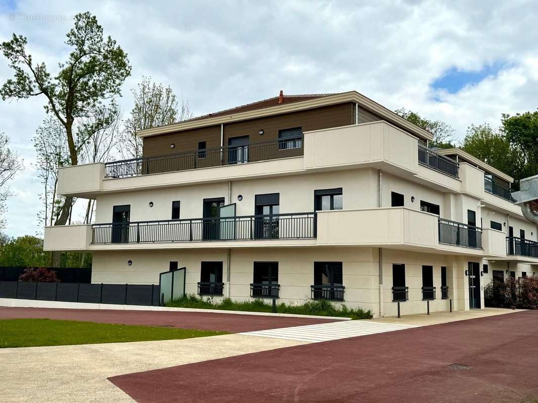 Appartement à BAILLY-ROMAINVILLIERS