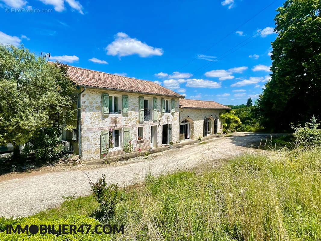 Maison à LAUGNAC