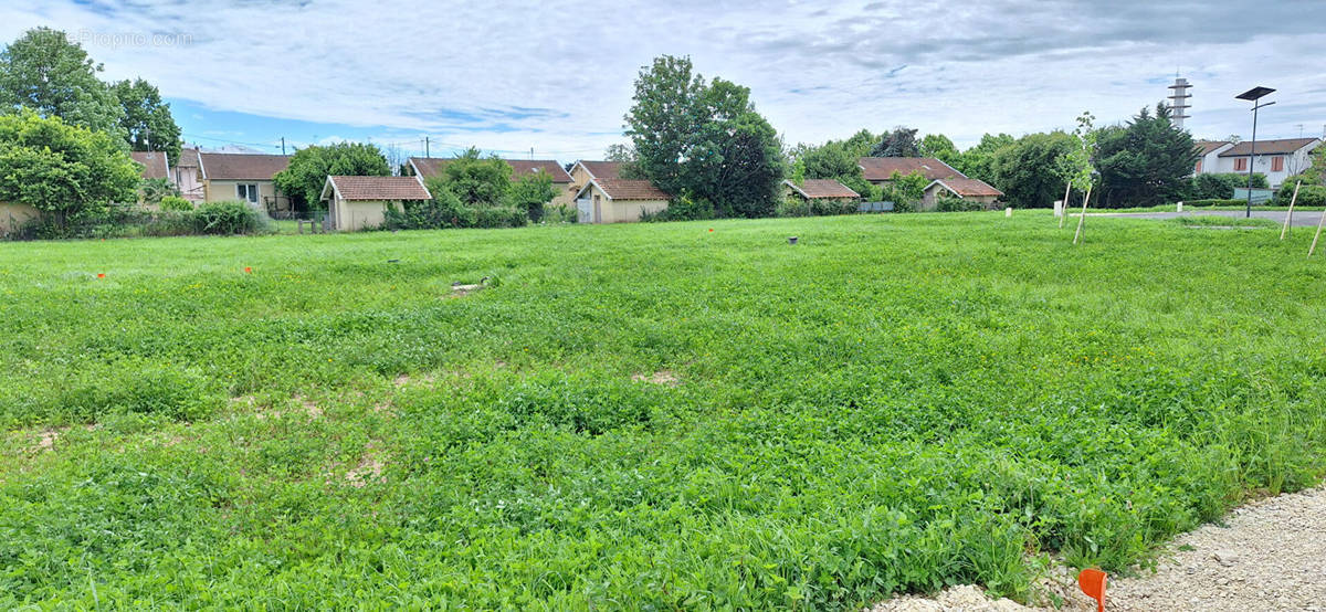 Terrain à BOURG-EN-BRESSE