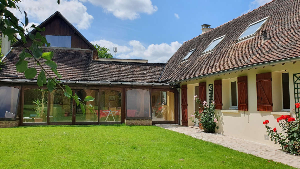 Maison à PONT-SUR-YONNE