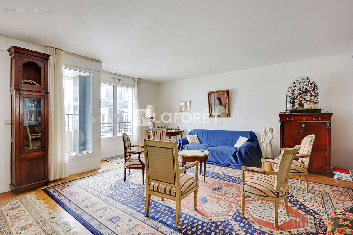 Appartement à PARIS-15E