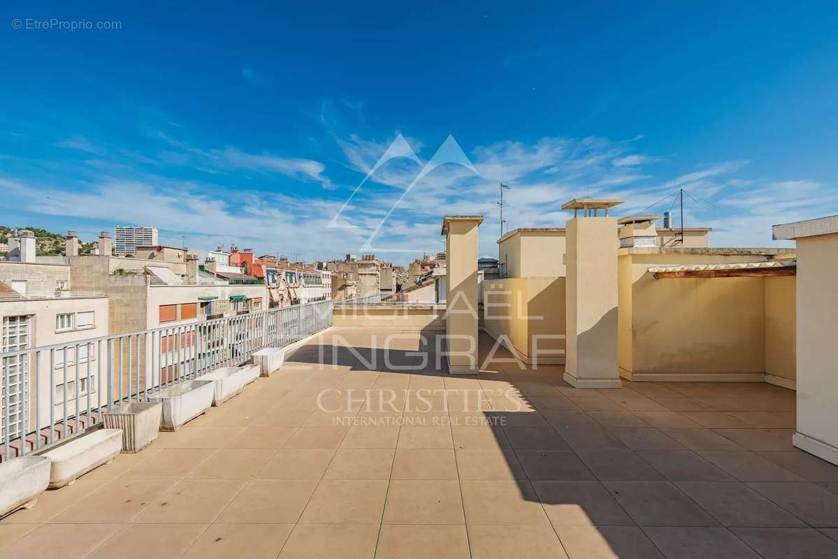 Appartement à MARSEILLE-8E