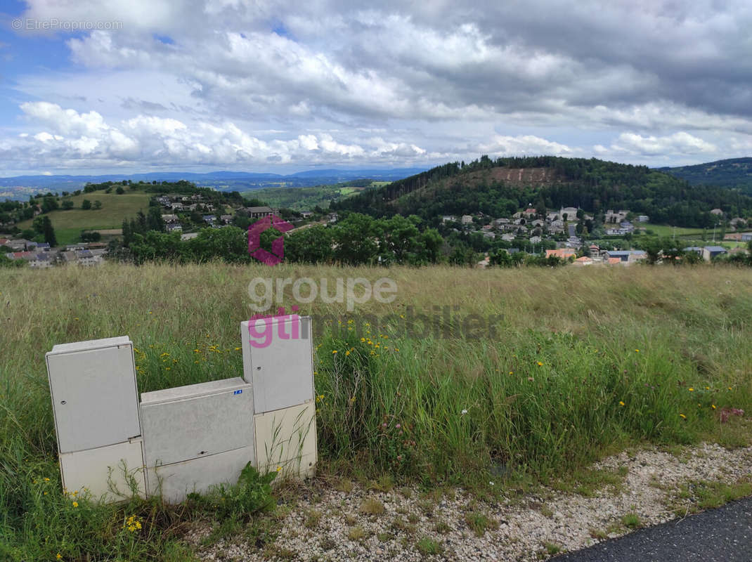 Terrain à YSSINGEAUX