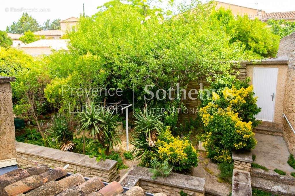 Maison à GORDES