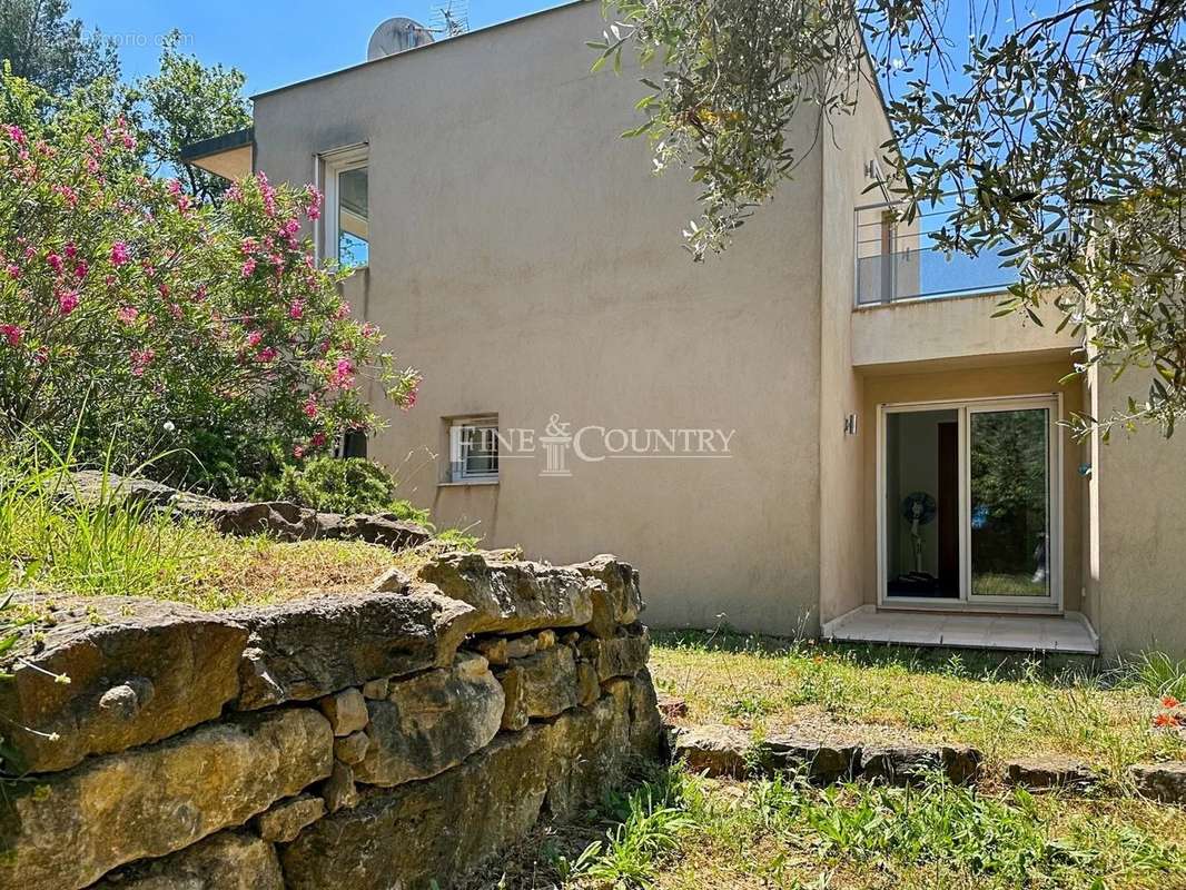 Maison à VALBONNE