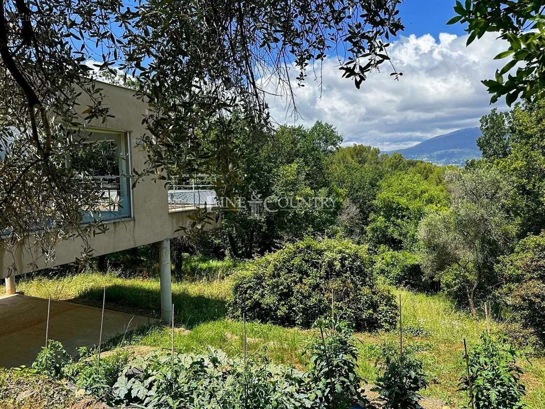 Maison à VALBONNE