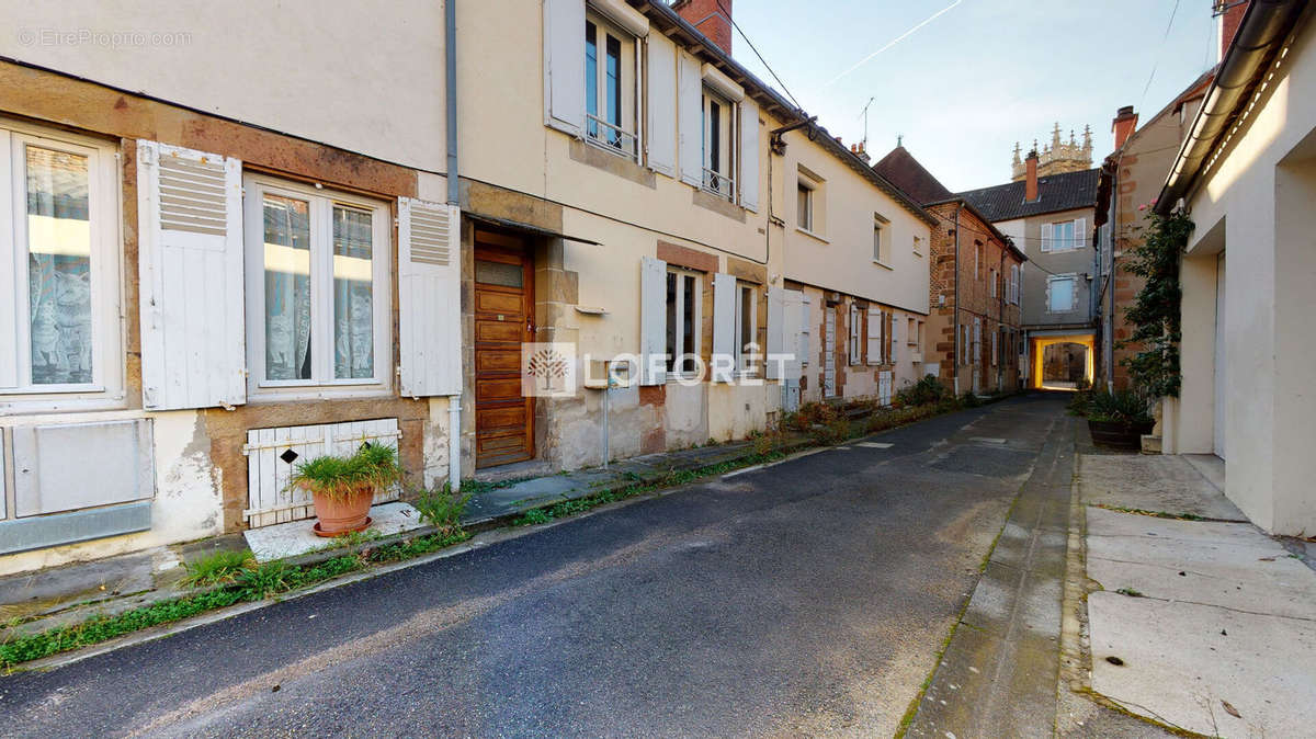 Appartement à MOULINS