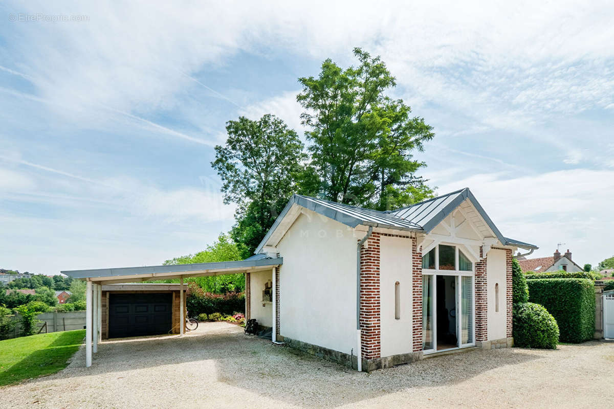 Maison à AUXERRE