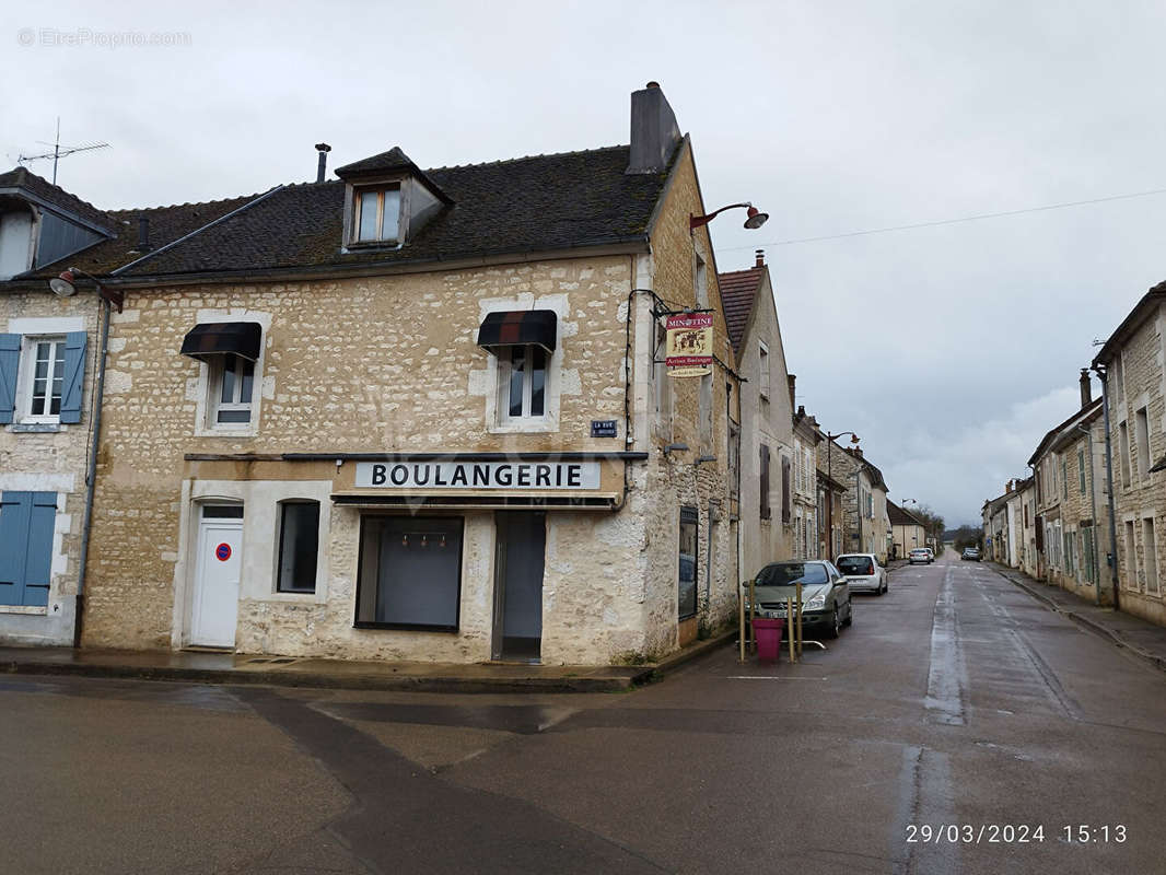 Commerce à VINCELLES