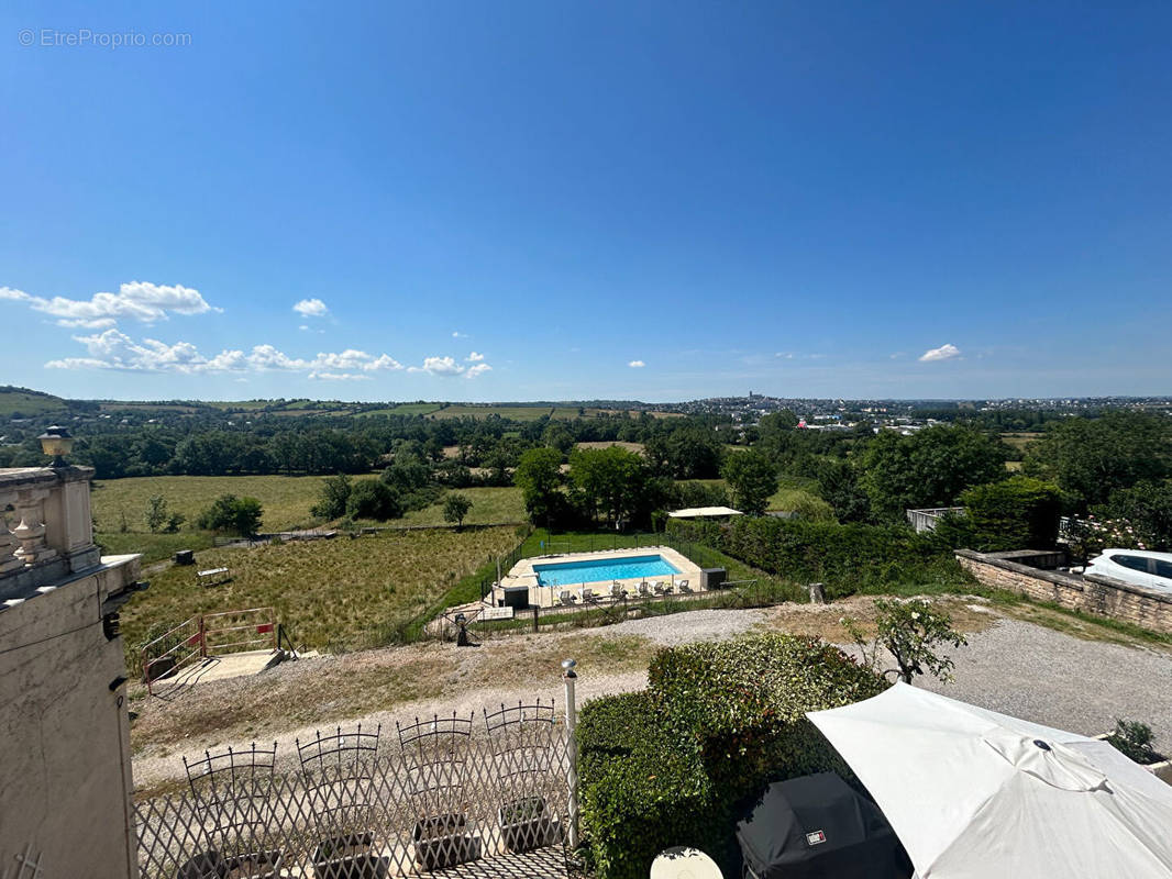 Appartement à ONET-LE-CHATEAU