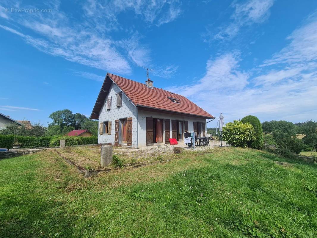 Maison à AMANCEY