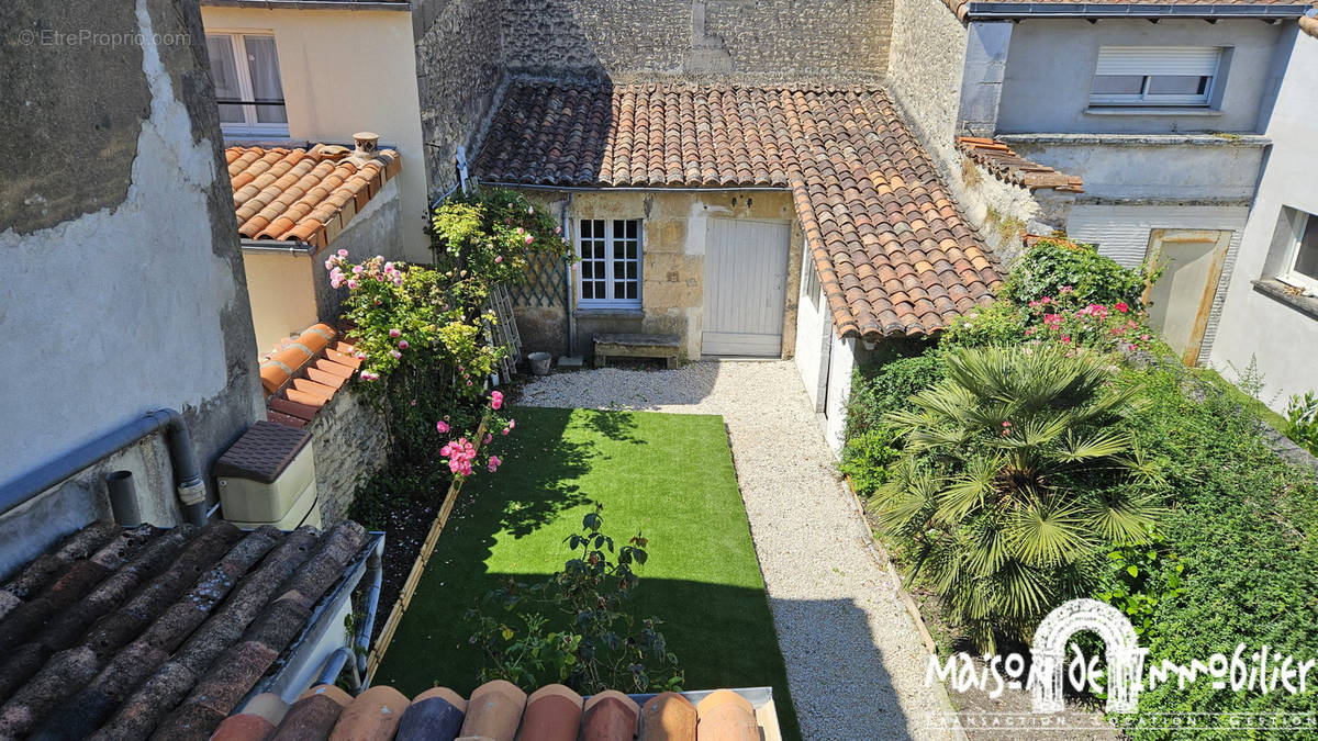 Maison à COGNAC