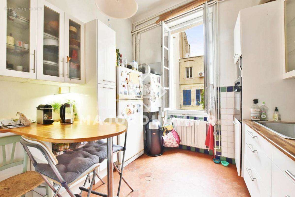 Appartement à MARSEILLE-1E