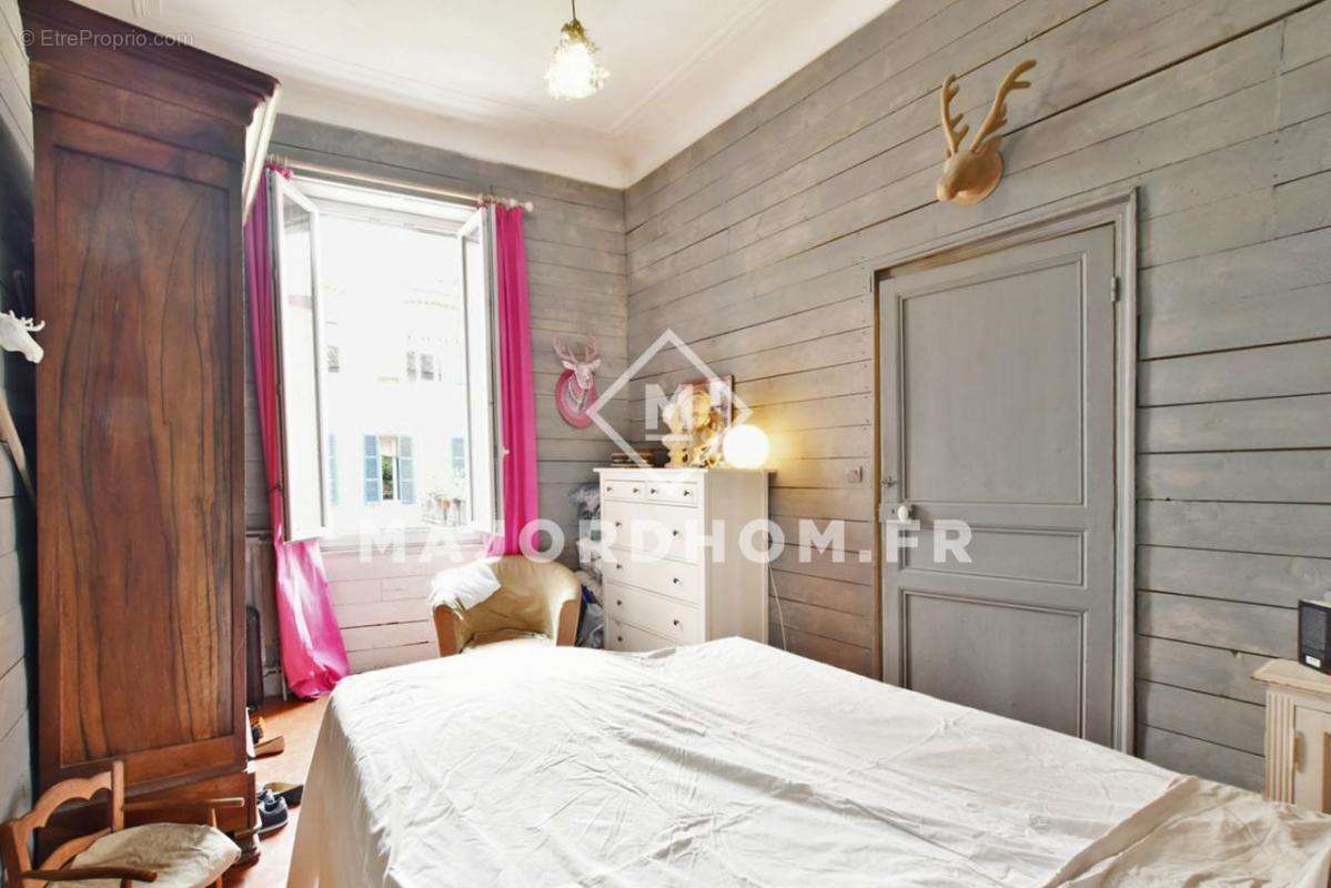 Appartement à MARSEILLE-1E