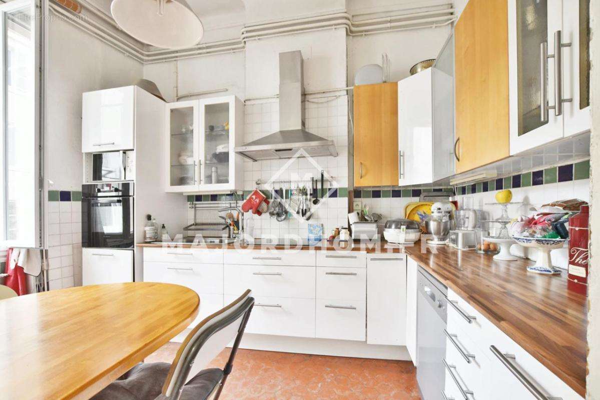 Appartement à MARSEILLE-1E