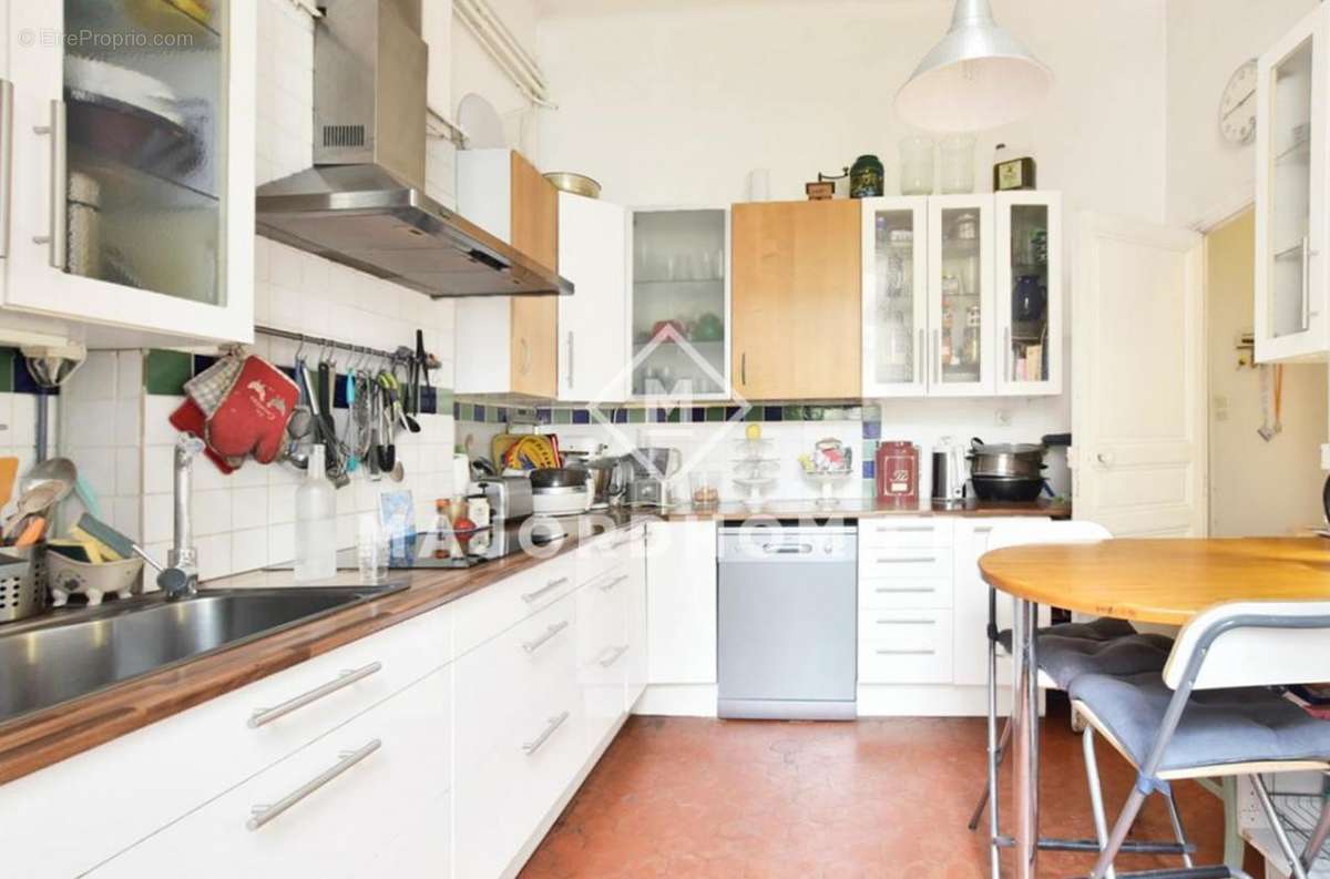 Appartement à MARSEILLE-1E