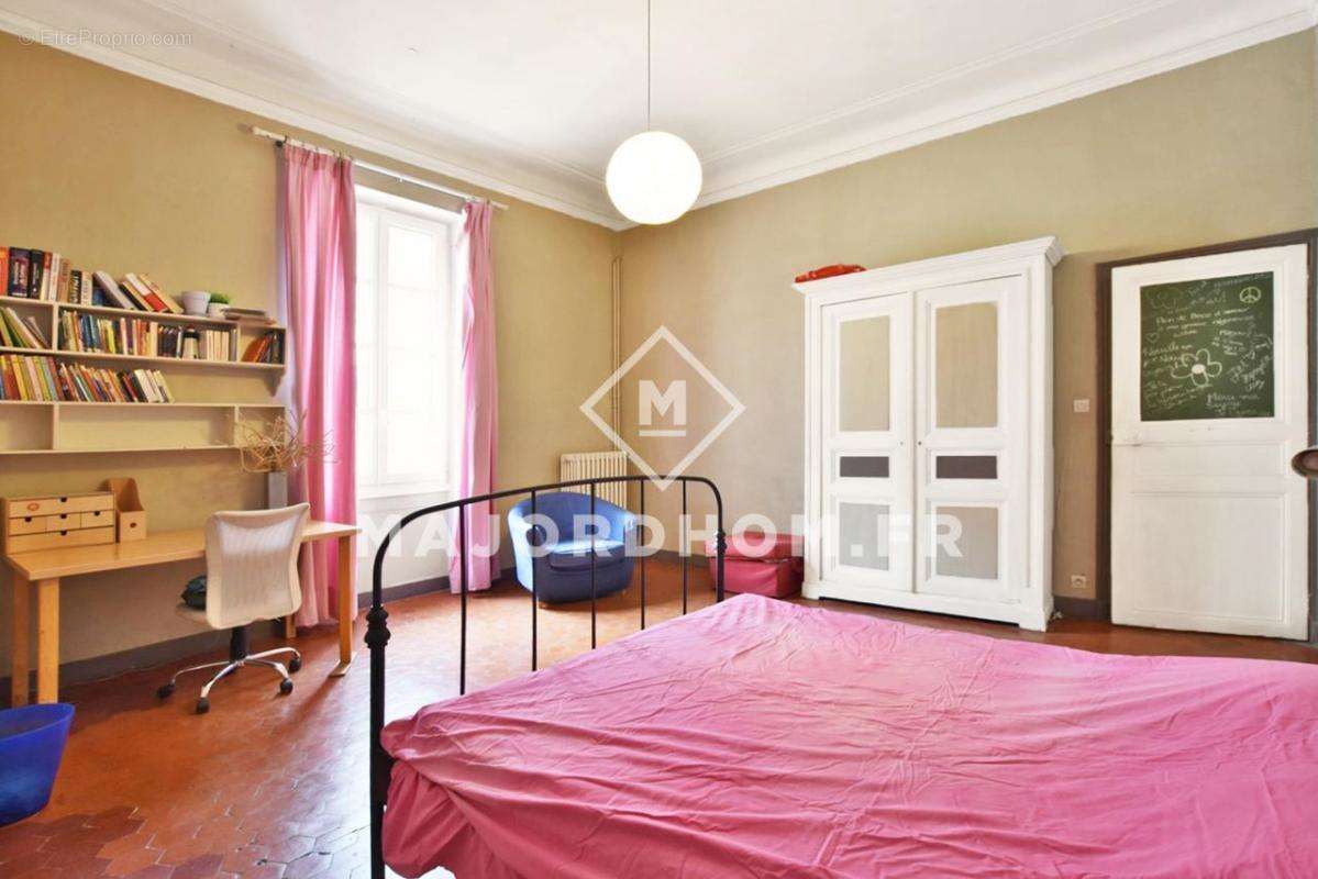 Appartement à MARSEILLE-1E