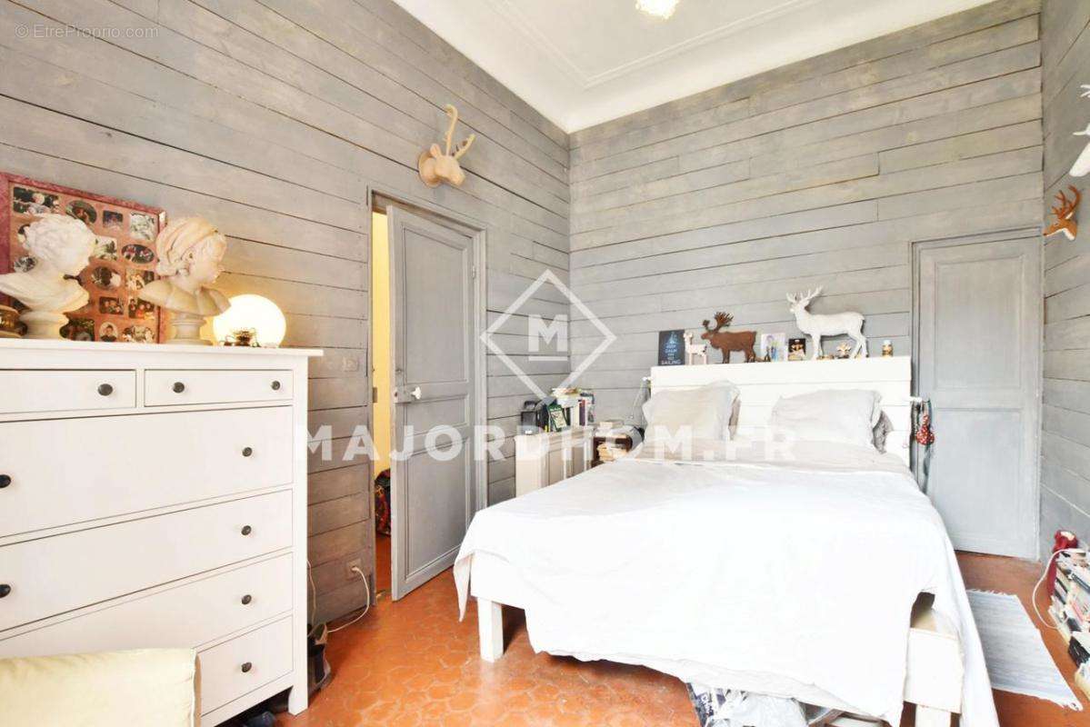 Appartement à MARSEILLE-1E