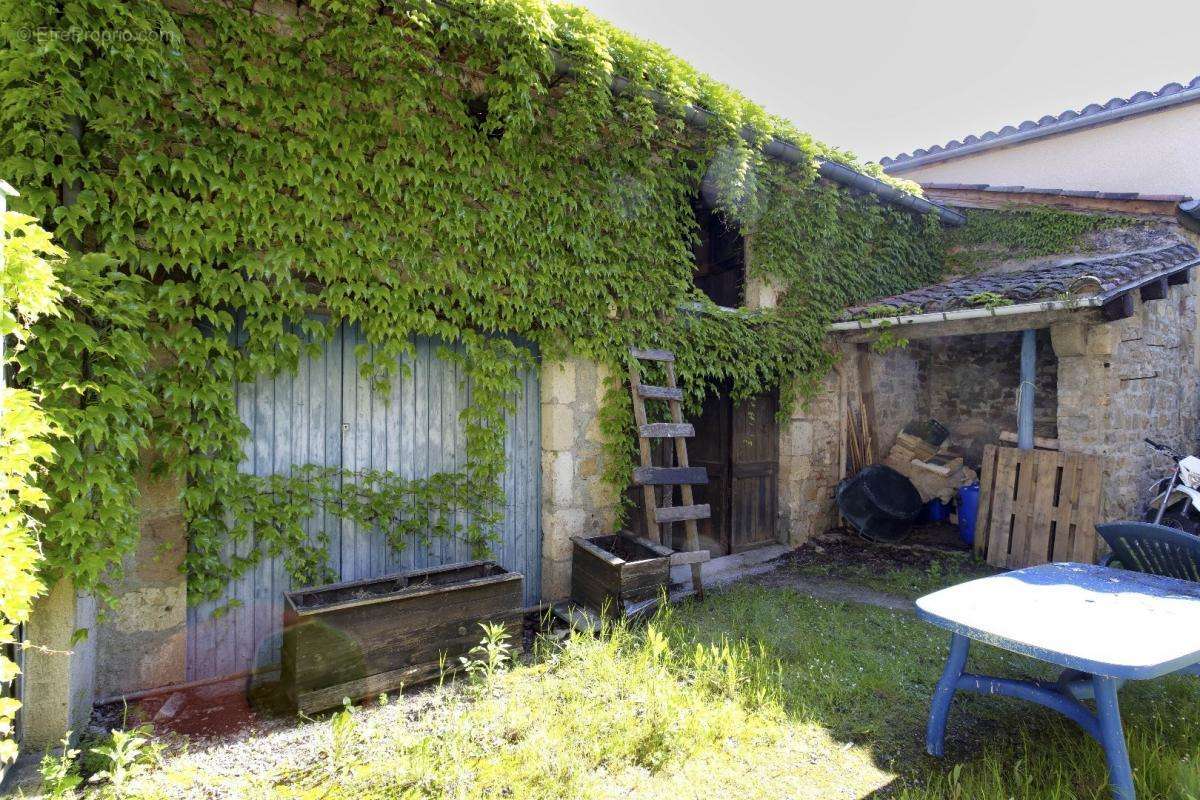 Maison à LES CABANNES