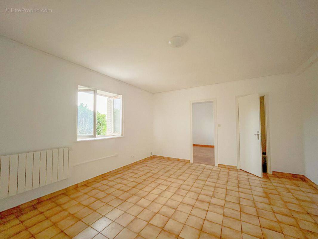 Appartement à CHARBONNIERES-LES-BAINS