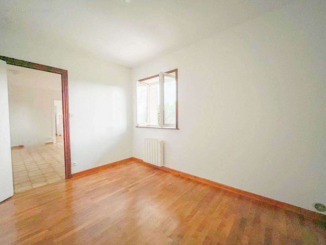 Appartement à CHARBONNIERES-LES-BAINS