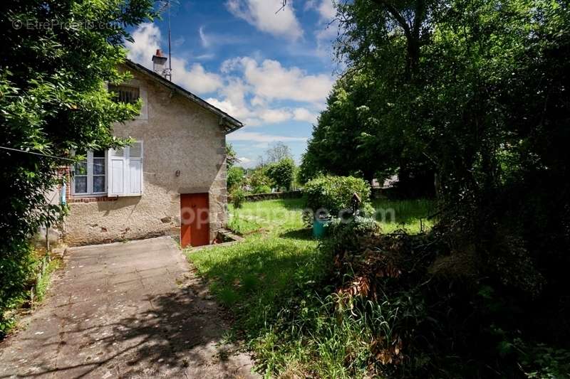 Maison à MAGNAC-LAVAL