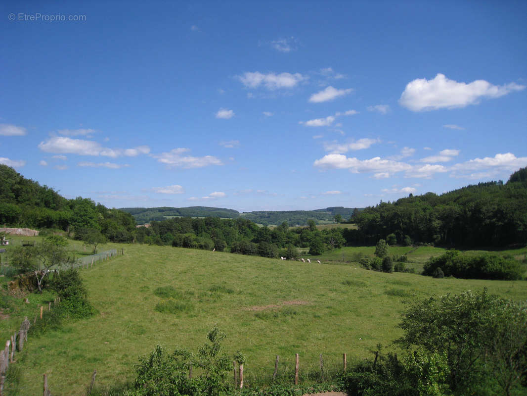 Maison à OUROUX-EN-MORVAN