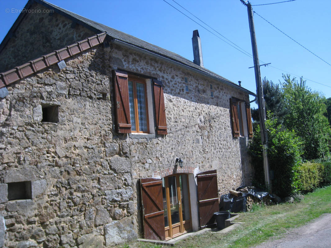 Maison à OUROUX-EN-MORVAN