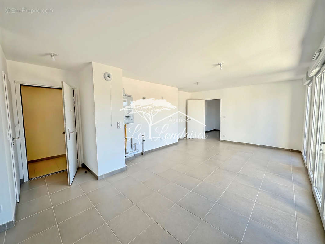 Appartement à LA LONDE-LES-MAURES