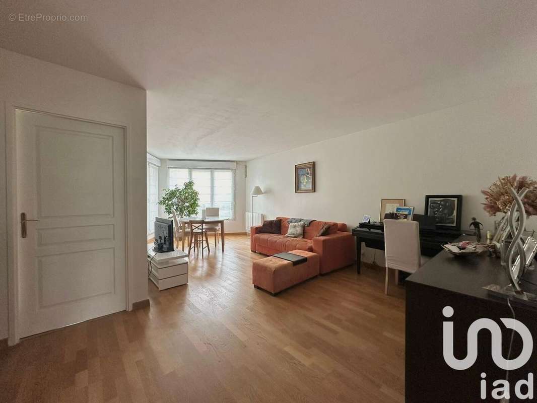 Photo 2 - Appartement à COURBEVOIE