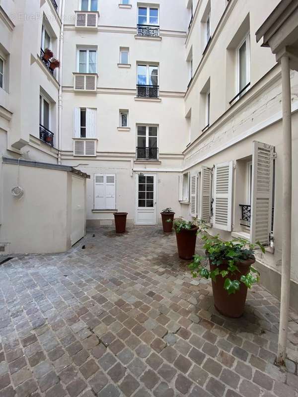 Appartement à PARIS-7E