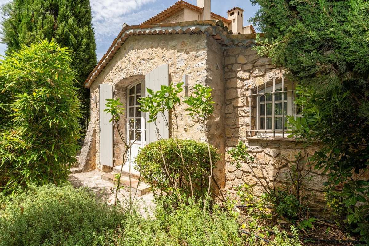 Maison à MOUANS-SARTOUX