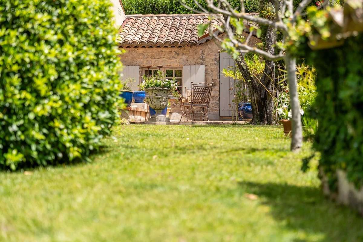 Maison à MOUANS-SARTOUX