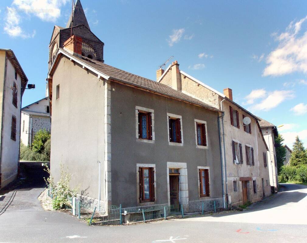 Maison à CONDAT-EN-COMBRAILLE