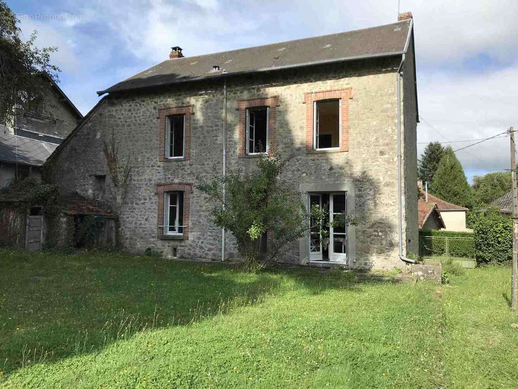 Maison à SAINT-DIZIER-LEYRENNE