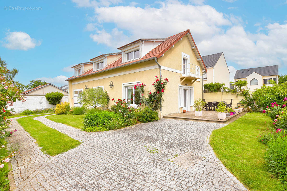 Maison à BRIE-COMTE-ROBERT